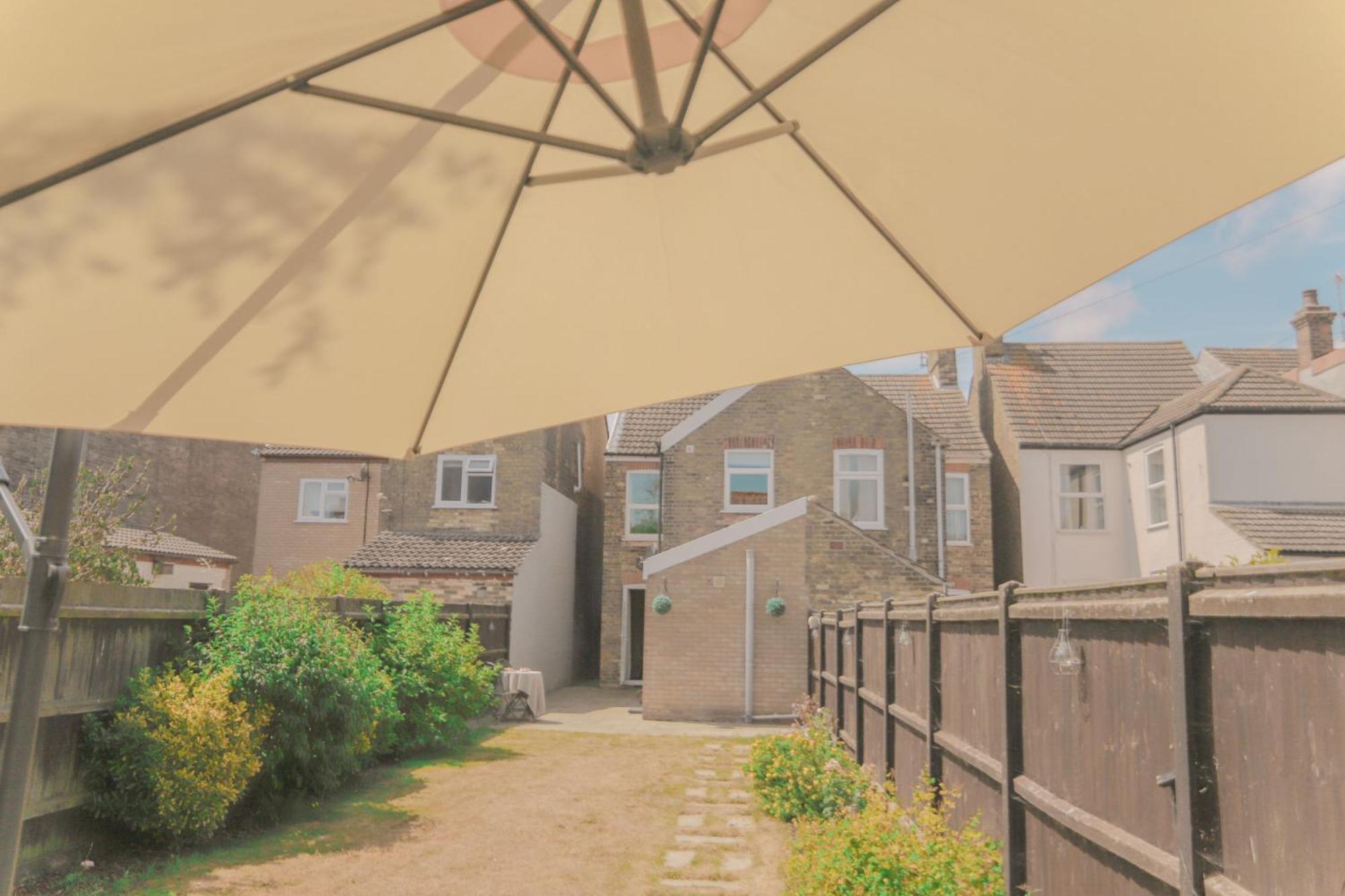 Modern Coastal Home Sleeping 5 - 2 Minute Walk To Pakefield Beach, Suffolk Exterior foto